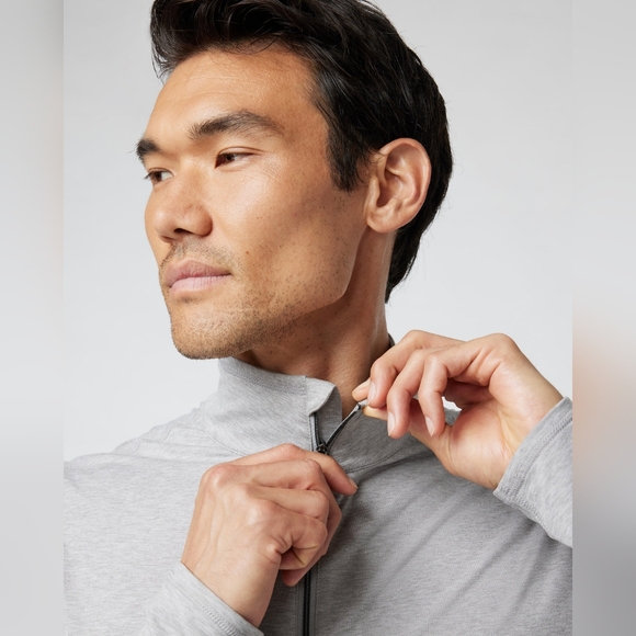 Vuori Men's Ease Performance Half Zip 2.0 Light Heather Gray Medium - Picture 2 of 9